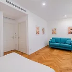 Nero Rooms